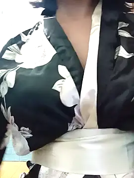 Thaohoa love online show from 11/17/25, 01:06