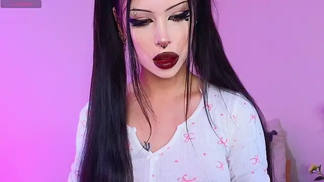 venomeowww   online show from 09/27/25, 03:22