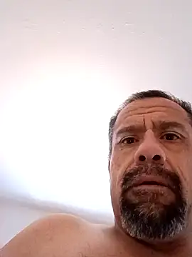 Snapshot of curiousonlooker10 chatting on 11/26/25, 07:04 curiousonlooker10 online show from 11/26/25, 07:04