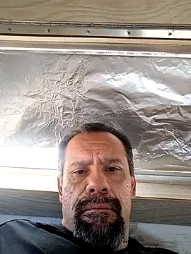 Snapshot of curiousonlooker10 chatting on 12/16/25, 06:24 curiousonlooker10 online show from 12/16/25, 06:24