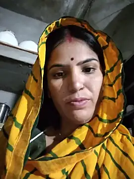 Snapshot of Riya_jaan12 chatting on 05/17/26, 02:31 Riya jaan12 online show from 05/17/26, 02:31