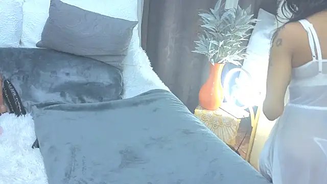 Snapshot of CaramelNatashaxx chatting on 09/12/25, 04:23 CaramelNatashaxx online show from 09/12/25, 04:23