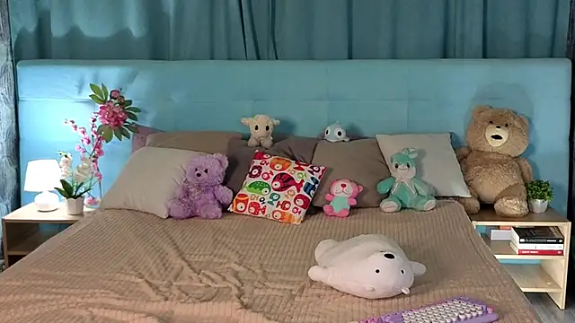 Aurora Bennet online show from 12/03/25, 01:02