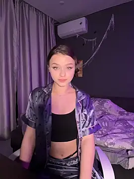 Snapshot of VelvetRush_ chatting on 10/30/25, 04:30 VelvetRush online show from 10/30/25, 04:30