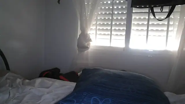 Snapshot of yumara351 chatting on 04/24/26, 10:28 yumara351 online show from 04/24/26, 10:28