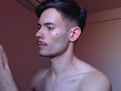 Snapshot of Oheitorofc chatting on 04/10/26, 06:56 Oheitorofc online show from 04/10/26, 06:56