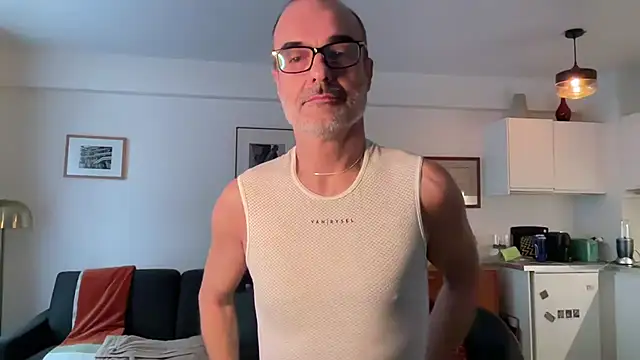 Snapshot of Milkywaymen chatting on 03/13/26, 12:45 Milkywaymen online show from 03/13/26, 12:45