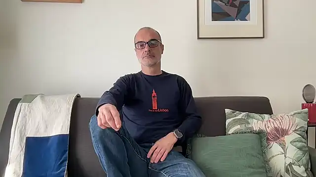 Snapshot of Milkywaymen chatting on 04/21/26, 11:27 Milkywaymen online show from 04/21/26, 11:27