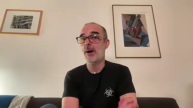 Snapshot of Milkywaymen chatting on 04/25/26, 07:44 Milkywaymen online show from 04/25/26, 07:44