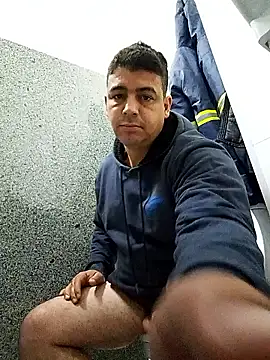 Snapshot of branquinho3 chatting on 12/17/25, 02:01 branquinho3 online show from 12/17/25, 02:01