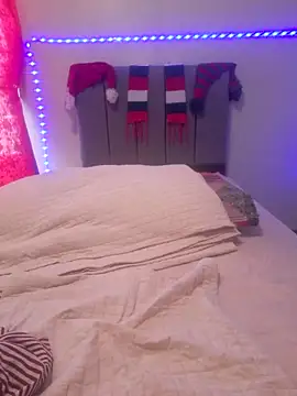 Snapshot of Vickysweeeettt chatting on 12/14/25, 06:56 Vickysweeeettt online show from 12/14/25, 06:56