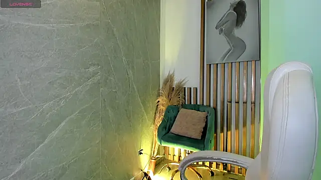 Snapshot of PauliinaBelle_ chatting on 04/04/26, 01:08 PauliinaBelle online show from 04/04/26, 01:08