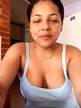 Snapshot of veronica_em1 chatting on 05/01/26, 04:11 veronica em1 online show from 05/01/26, 04:11