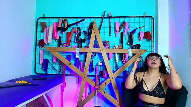 Mrmia bdsm extreme online show from 10/15/25, 01:00