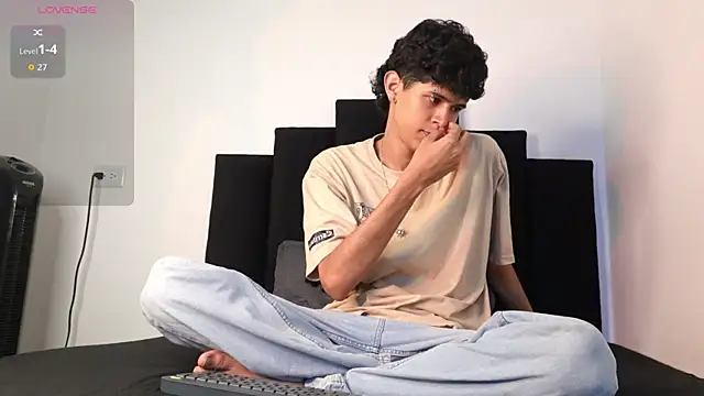 alexmark  online show from 12/18/25, 01:06