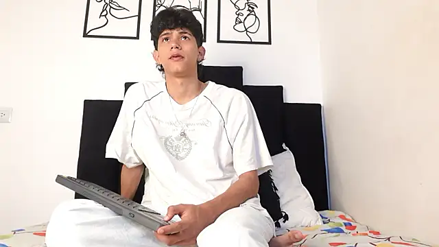 alexmark  online show from 02/05/26, 01:38