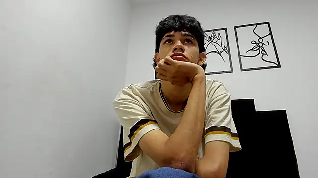 Snapshot of alexmark_ chatting on 03/25/26, 03:51 alexmark online show from 03/25/26, 03:51