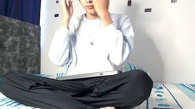 Snapshot of alexmark_ chatting on 04/02/26, 02:15 alexmark online show from 04/02/26, 02:15