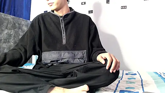 Snapshot of alexmark_ chatting on 04/07/26, 02:28 alexmark online show from 04/07/26, 02:28