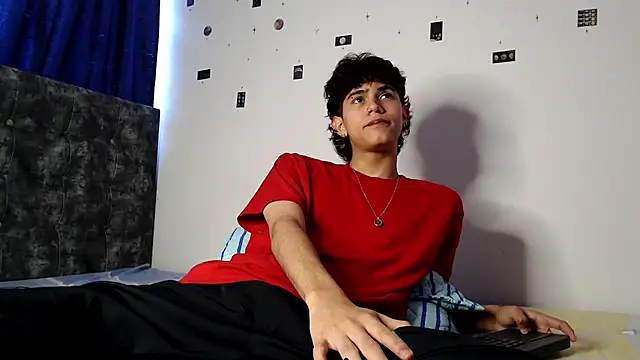 Snapshot of alexmark_ chatting on 04/30/26, 07:09 alexmark online show from 04/30/26, 07:09