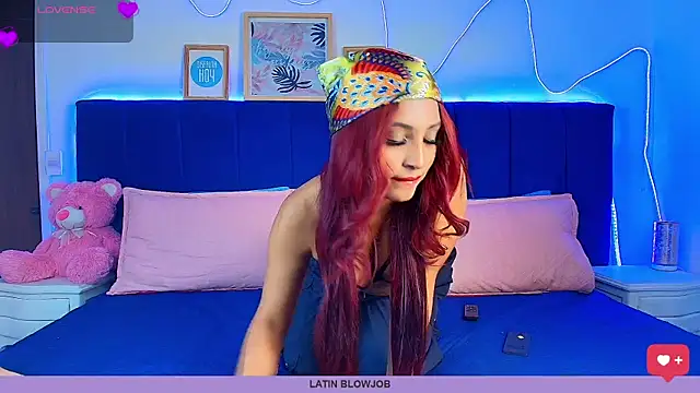 Naiaa Cruz online show from 04/11/26, 07:51