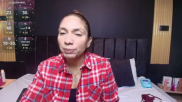 Snapshot of SexyRachel_ chatting on 10/06/25, 12:02 SexyRachel  online show from 10/06/25, 12:02