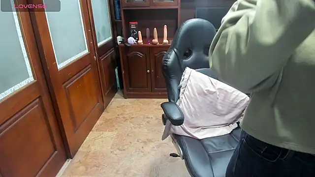 Snapshot of SexyRachel_ chatting on 10/22/25, 12:05 SexyRachel  online show from 10/22/25, 12:05