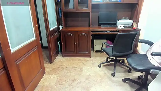 Snapshot of SexyRachel_ chatting on 10/23/25, 12:04 SexyRachel  online show from 10/23/25, 12:04