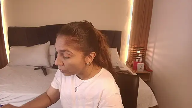 Snapshot of SexyRachel_ chatting on 03/25/26, 12:00 SexyRachel online show from 03/25/26, 12:00