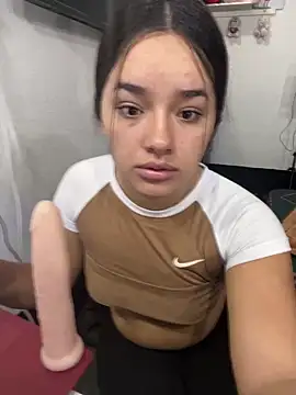 Luciaparker03 online show from 02/13/26, 03:08