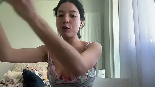 meiijiaa online show from 04/08/26, 09:31