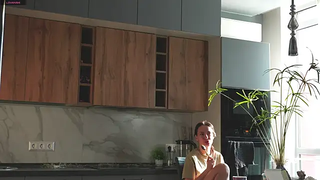 Anny Molly online show from 11/16/25, 06:08