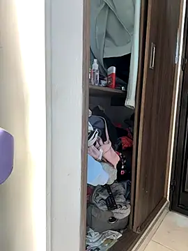 Snapshot of evelyn_1702 chatting on 11/15/25, 07:54 evelyn 1702 online show from 11/15/25, 07:54