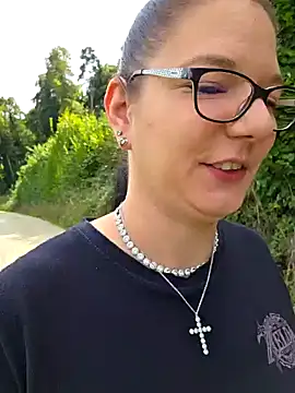 Snapshot of Swiss_Lady chatting on 09/10/25, 12:05 Swiss Lady online show from 09/10/25, 12:05