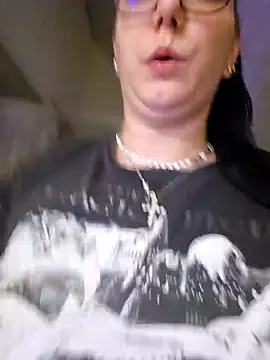 Snapshot of Swiss_Lady chatting on 10/03/25, 12:29 Swiss Lady online show from 10/03/25, 12:29