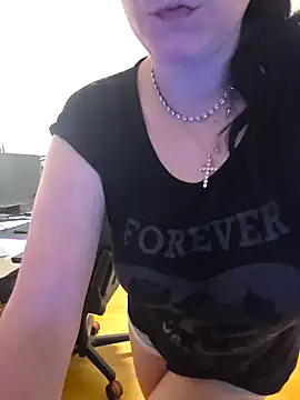 Snapshot of Swiss_Lady chatting on 10/06/25, 12:30 Swiss Lady online show from 10/06/25, 12:30