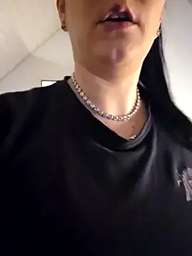 Snapshot of Swiss_Lady chatting on 10/08/25, 04:59 Swiss Lady online show from 10/08/25, 04:59