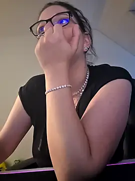 Snapshot of Swiss_Lady chatting on 10/16/25, 07:20 Swiss Lady online show from 10/16/25, 07:20