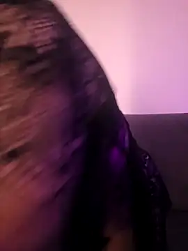 Snapshot of Swiss_Lady chatting on 11/26/25, 06:42 Swiss Lady online show from 11/26/25, 06:42