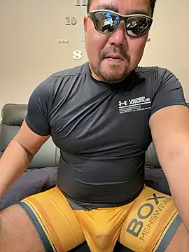 Snapshot of jack_jay0103 chatting on 11/21/25, 12:15 jack jay0103 online show from 11/21/25, 12:15