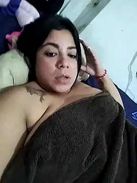 Snapshot of Georgina_Bigboobs chatting on 10/17/25, 03:31 Georgina Bigboobs online show from 10/17/25, 03:31