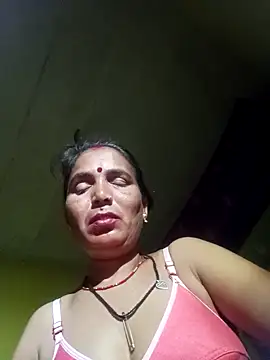 Snapshot of Monika_thakurr chatting on 09/26/25, 10:25 Monika thakurr online show from 09/26/25, 10:25