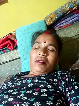 Snapshot of Monika_thakurr chatting on 09/28/25, 10:42 Monika thakurr online show from 09/28/25, 10:42