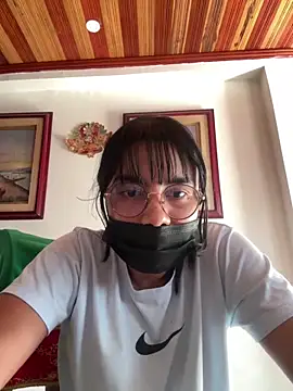 Snapshot of Kyra__Rose chatting on 12/15/25, 07:51 Kyra Rose online show from 12/15/25, 07:51