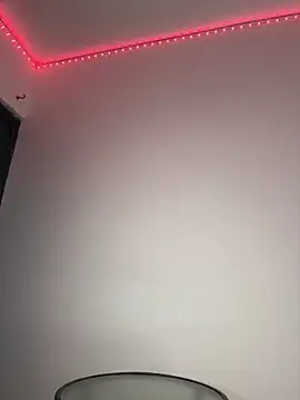 Snapshot of Kyra__Rose chatting on 03/25/26, 04:07 Kyra Rose online show from 03/25/26, 04:07