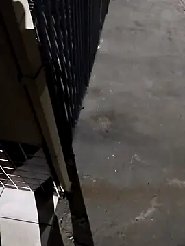 Snapshot of safadomoreno chatting on 11/13/25, 04:22 safadomoreno online show from 11/13/25, 04:22