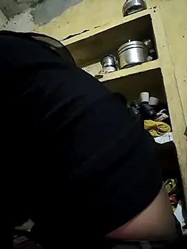 Snapshot of Antique-stickchart-couple chatting on 11/11/25, 01:00 Antique-stickchart-couple online show from 11/11/25, 01:00