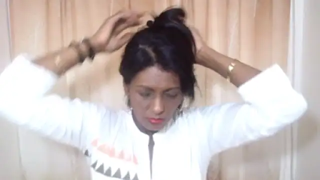 Indianpeaches online show from 10/31/25, 05:08