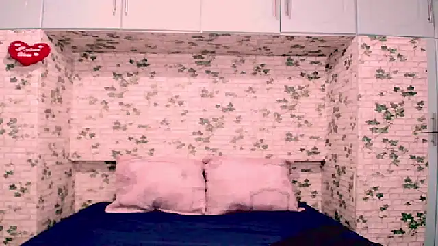 Indianpeaches online show from 12/13/25, 08:04