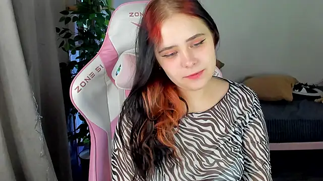 Snapshot of Alis_Platt chatting on 11/03/25, 06:25 Alis Platt online show from 11/03/25, 06:25